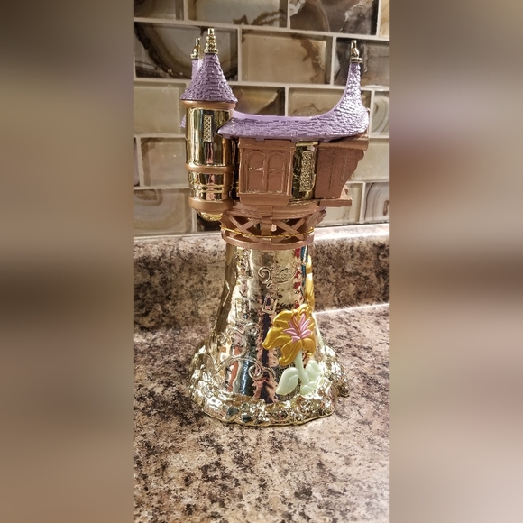 FREE CANDLE!! BATH AND BODY WORKS DISNEY PRINCESS RAPUNZEL CANDLE HOLDER - Picture 4 of 5
